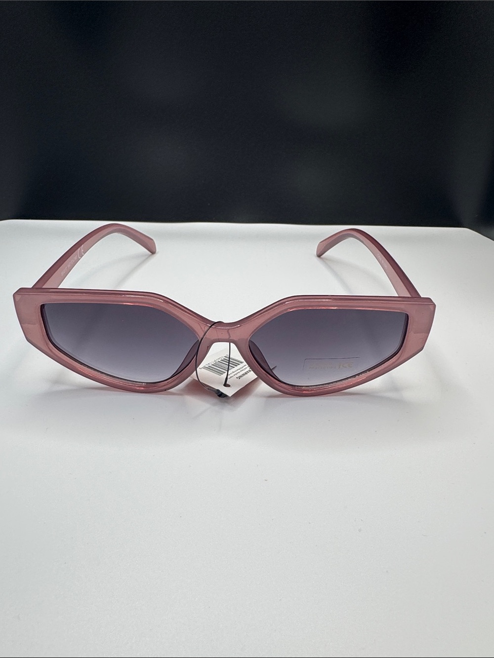 Stylish Women's Cat-Eye Sunglasses in Dusty Pink